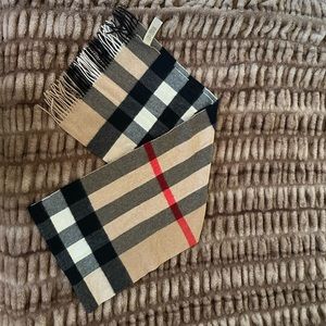 🎉BRAND NEW Burberry 100% cashmere giant check scarf